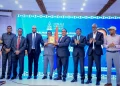 مونغاب يتسلم وسام تقدير لجهوده في تطوير مقديشو