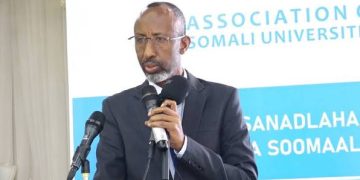 وزير التعليم يوجه تعليمات لمراقبي الامتحانات الوطنية بالصومال
