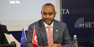 وزير صومالي يدعو للاحتكام لصناديق الاقتراع والديمقراطية