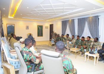 الرئيس الصومالي يبحث الأمن والانتخابات بمدينة جوهر