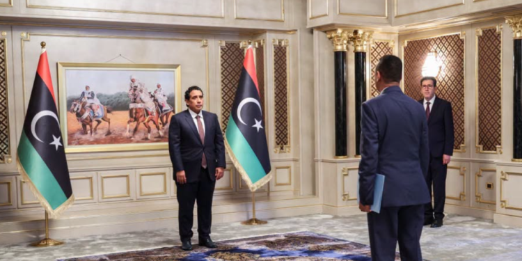 السفير الصومالي الجديد لدى ليبيا يقدم أوراق اعتماده في طرابلس