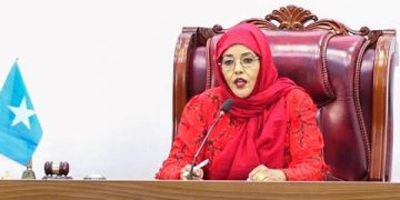الصومال تسجل سابقة تاريخية بتولي امرأة الرئاسة مؤقتاً