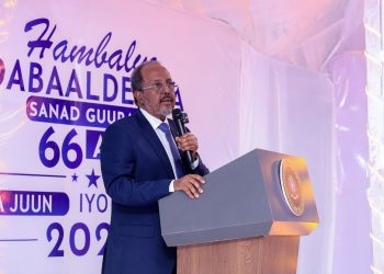 الرئيس الصومالي يشارك في احتفال استقلال الشمال