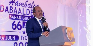 الرئيس الصومالي يشارك في احتفال استقلال الشمال