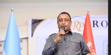 مونغاب يدافع عن الحكومة الصومالية ويصعّد ضد المعارضة