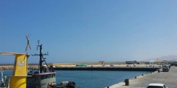 إغلاق ميناء بوصاصو يربك التجارة ويرفع أسعار السلع