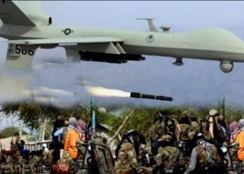 غارة جوية تستهدف مواقع للشباب قرب مسجد علي غدود