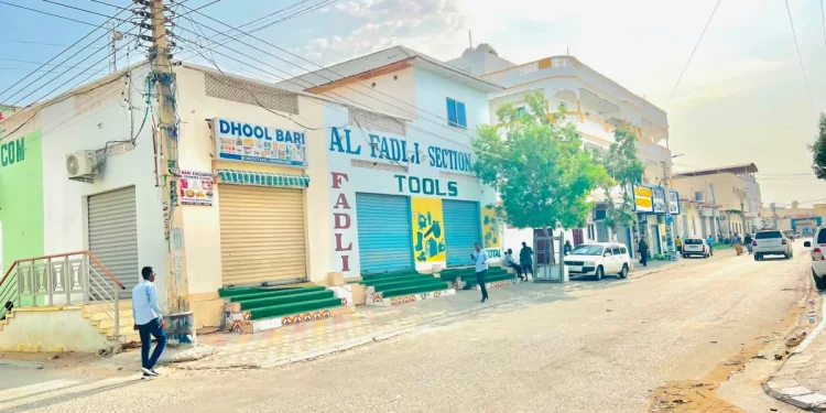 تجار بوصاصو يصعدون احتجاجاتهم ضد الرسوم الجديدة