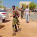غضب شعبي بطوسمريب بعد اعتداء جندي على فتى
