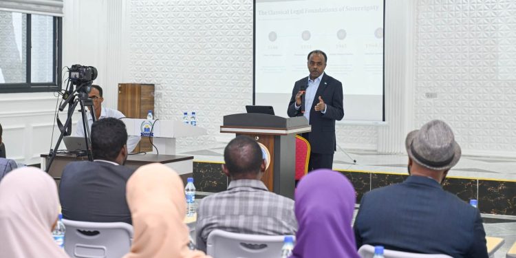 وزير الدولة للخارجية يستعرض نجاحات دبلوماسية الصومال