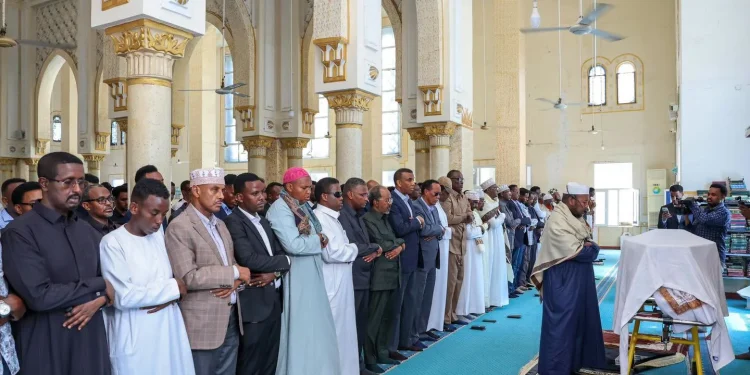 الصومال تودّع إمام قبيلة المُدلّود إلى مثواه الأخير