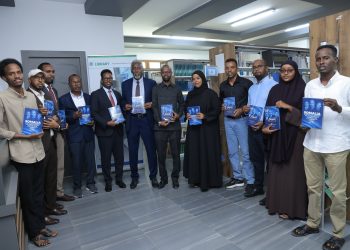 باديو يهدي كتابه لجامعة سيمد دعمًا للبحث والمعرفة