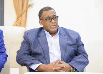 عمر عبد الرشيد يرفض تهجير سكان أحياء مقديشو