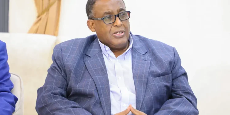 عمر عبد الرشيد يرفض تهجير سكان أحياء مقديشو