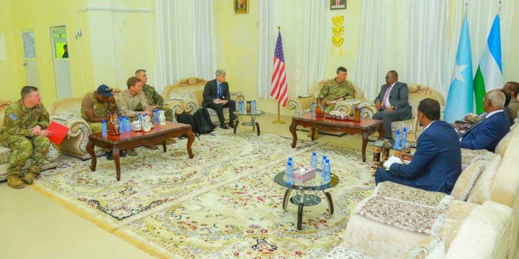 زعيم بونتلاند يلتقي مسؤولين أمريكيين لتعزيز التعاون الأمني