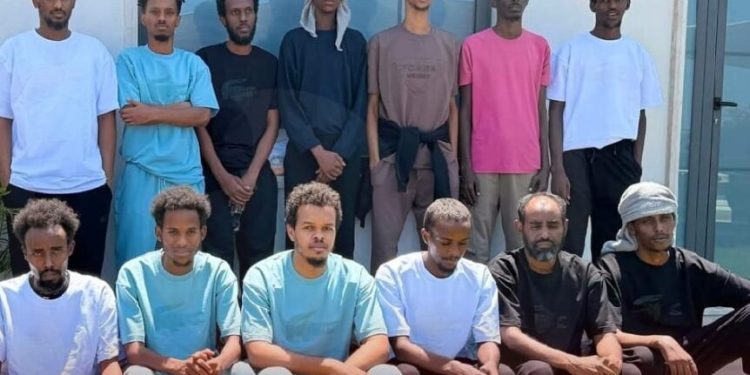 ليبيا تعلن ترحيل 14 مهاجرًا صوماليًا وسط تشديد الهجرة