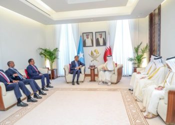 رئيس الوزراء يبحث في الدوحة توسيع التعاون مع قطر
