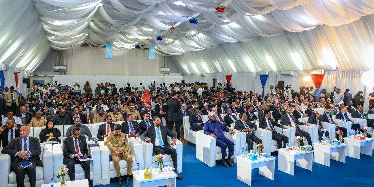 القائم بأعمال رئيس الجمهورية يفتتح المؤتمر الوطني للأمن الداخلي