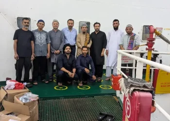 أسر بحارة باكستانيين تطالب بتحرك عاجل لإطلاقهم