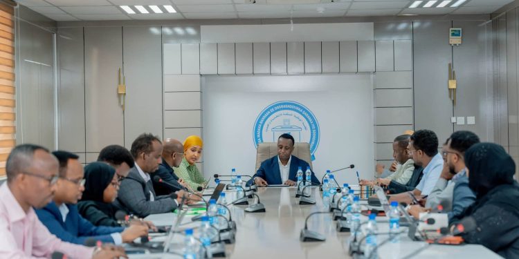 الأسرة والانتخابات تبحثان ضمان حصة النساء وذوي الإعاقة
