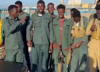 احتجاج عناصر مصلحة السجون على تأخر رواتبهم في مقديشو