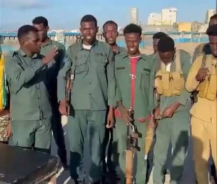 احتجاج عناصر مصلحة السجون على تأخر رواتبهم في مقديشو