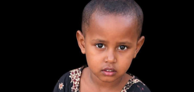 احتجاز ثلاثة أشخاص على خلفية وفاة طفلة في بيدوا
