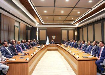 الحكومة والمعارضة تتوصلان لتفاهم أولي بشأن الانتخابات