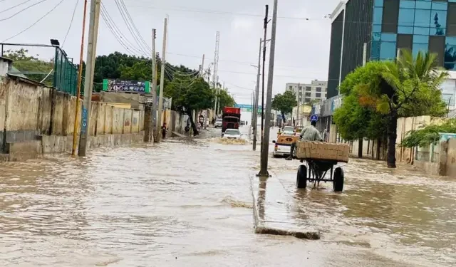 أمطار غزيرة تربك حركة مقديشو وتعطل مرافق حيوية