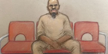 بريطاني من أصول صومالية ينفي اتهامات بمحاولة قتل ثلاثة أشخاص