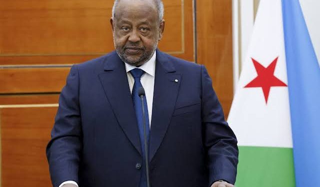 رئيس جيبوتي يشدد على رفض التدخل في شؤون بلاده