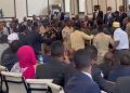 خصم من مستحقات نواب صوماليين يثير خلافًا برلمانيًا